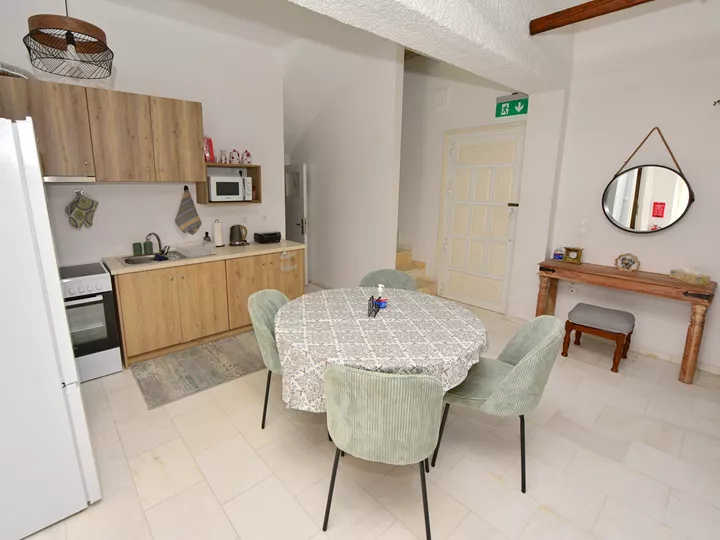 Linovrochi House – Εξοχική κατοικία στο Βασιλικό